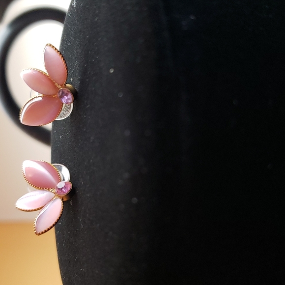 SOLD Pink and Gold Tone Fashion Statement Necklace with Earrings - Picture 3 of 4